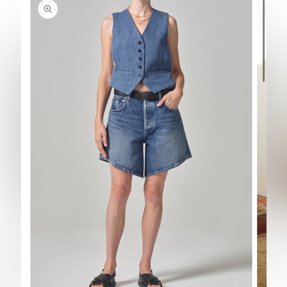 NWT Gaucho Short
In Dallas, SIZE 27